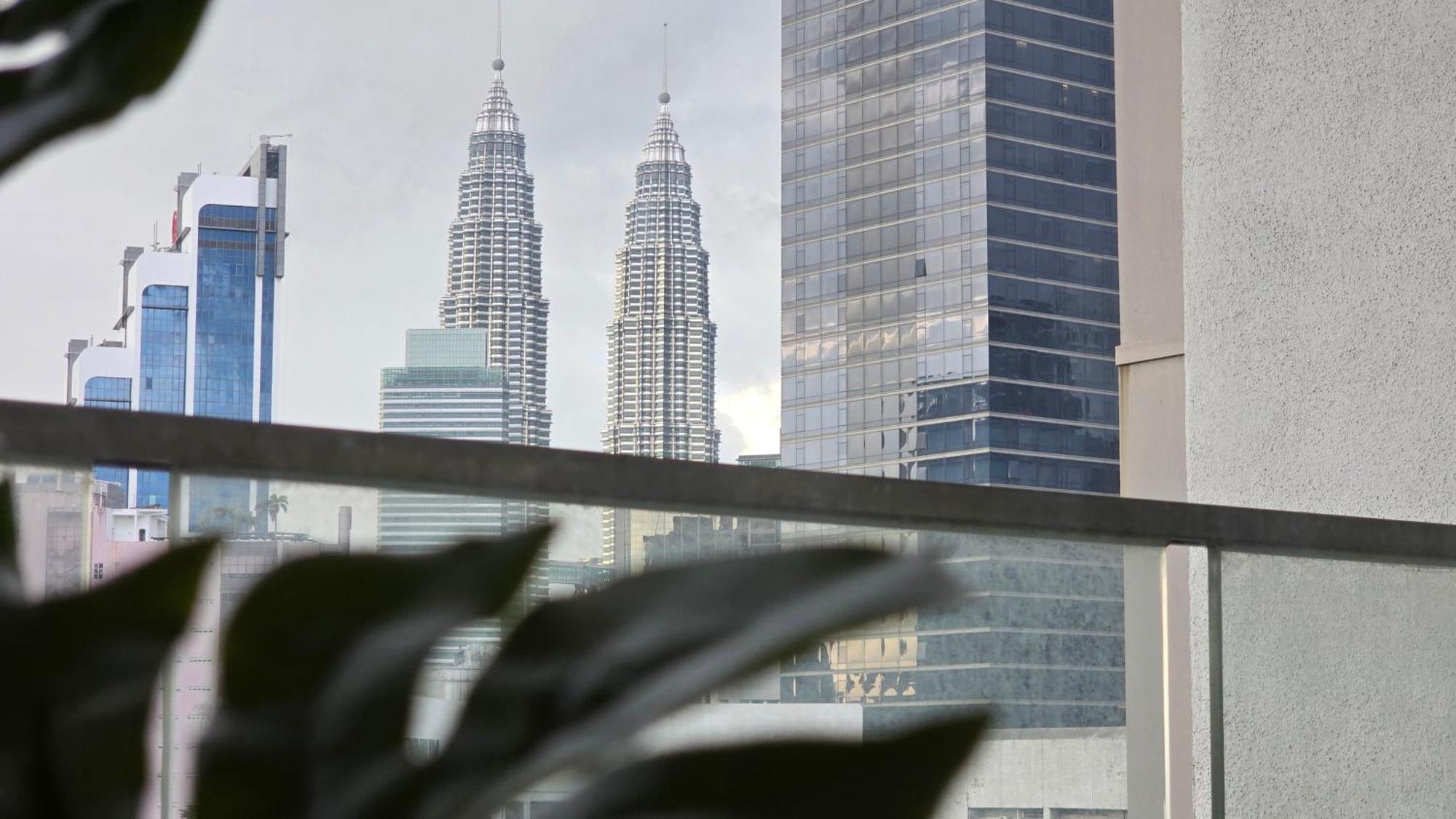 Skyview Bukit Bintang Fairlane #24 * Kuala Lumpur