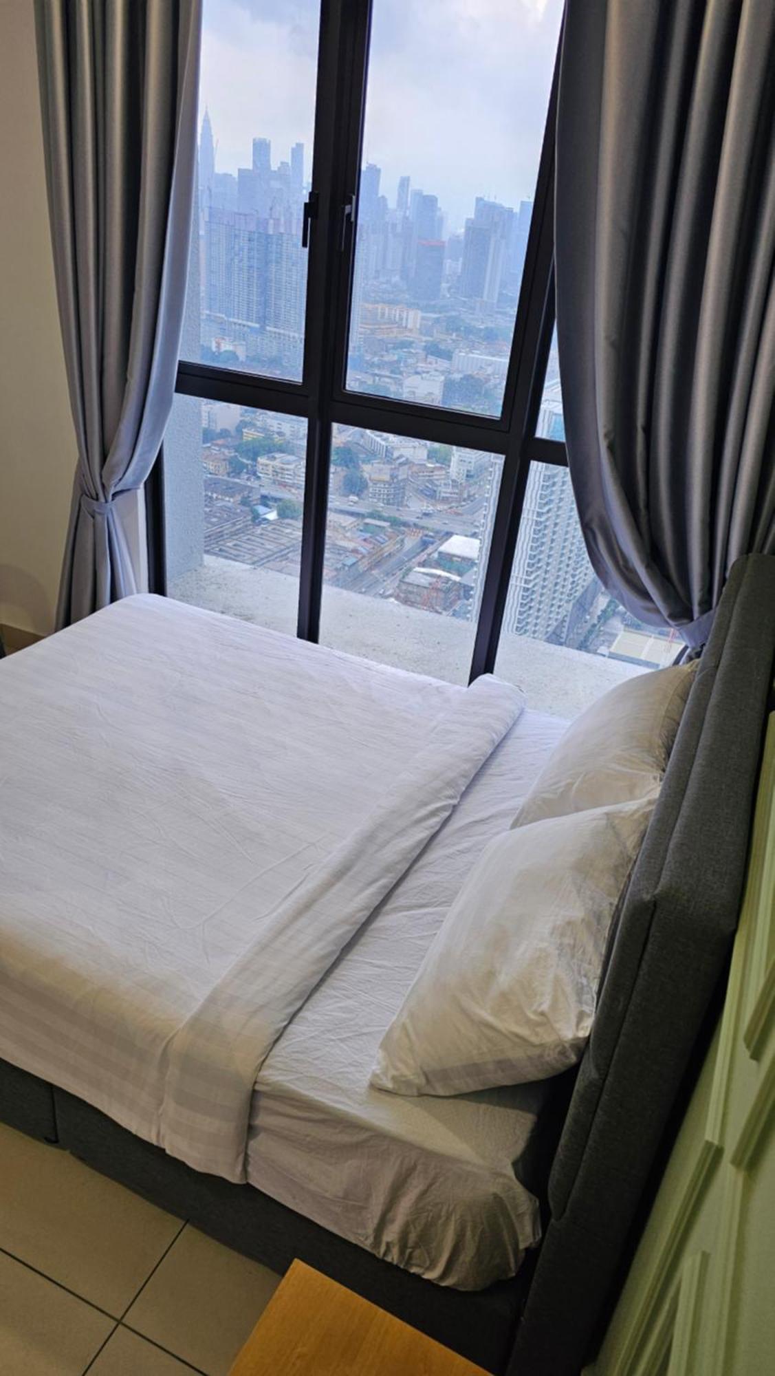 Trion Luxe Service At Klcc Apartment *