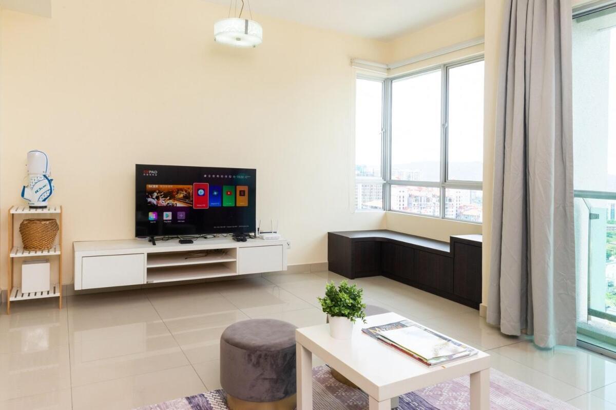 Solaris Dutamas Publika Apartment *