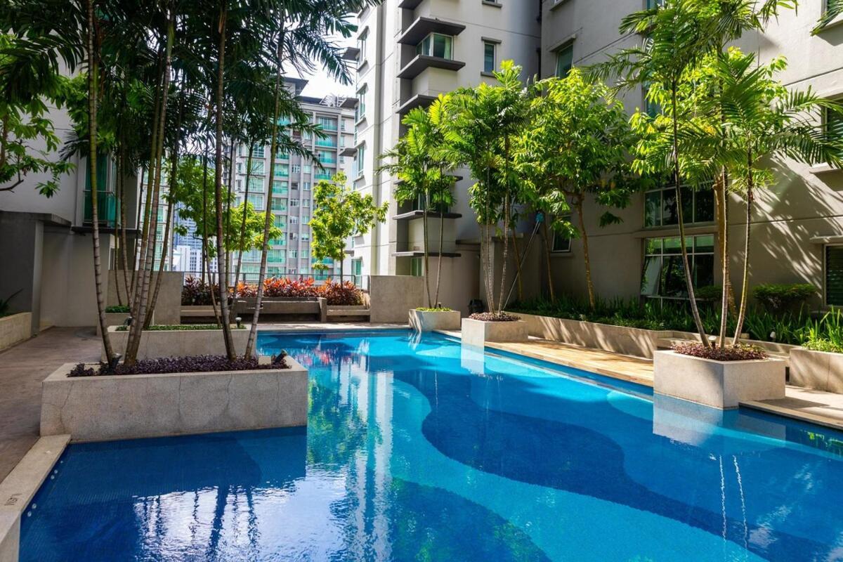 Solaris Dutamas Publika Apartment