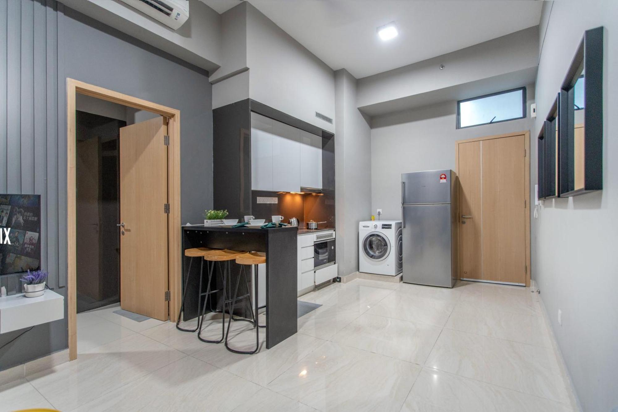 The Colony & Luxe With Skypool By Cobnb *