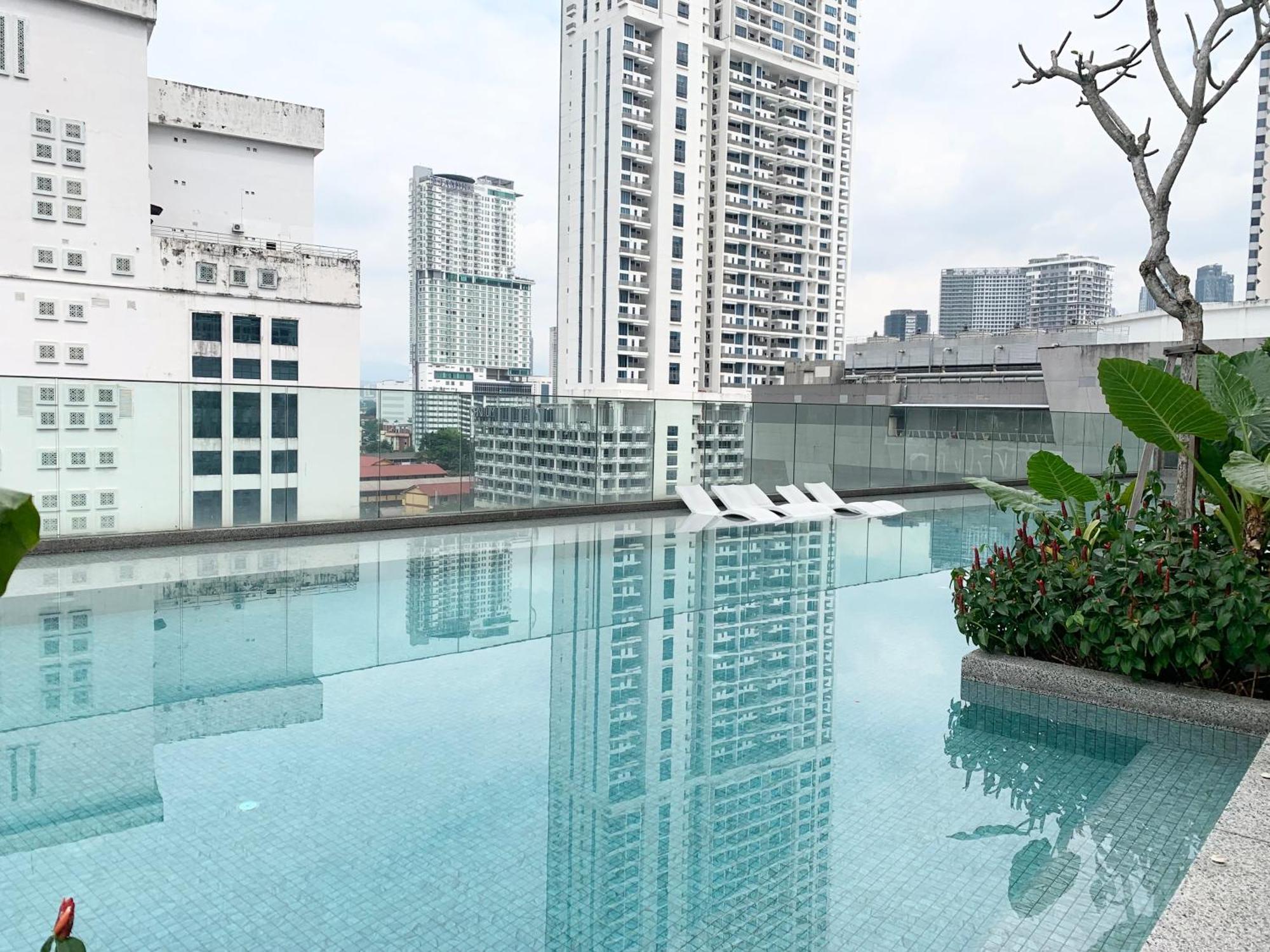 Apartment Quill Residences Service By Br