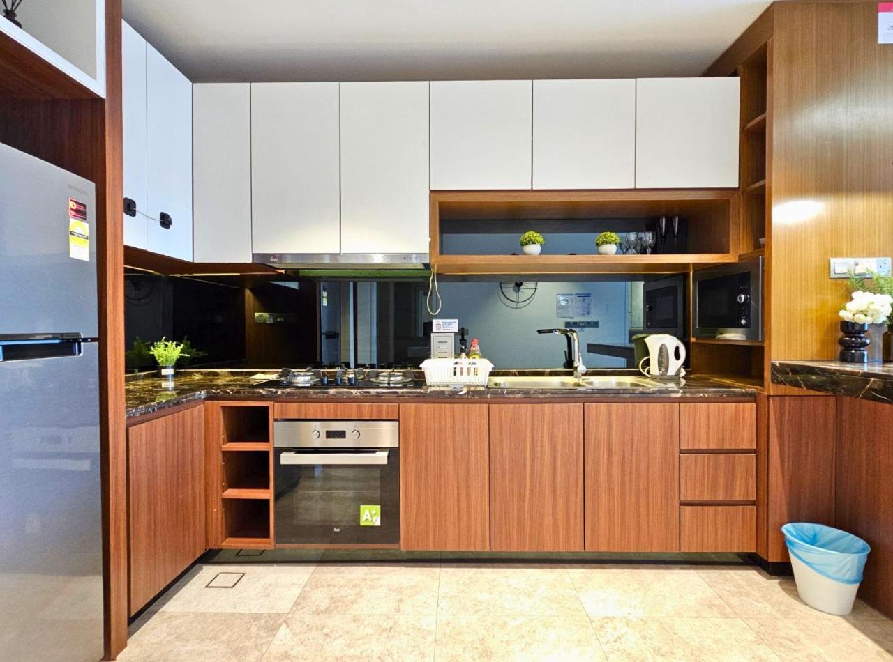 Anggun Residences Klcc: Near Monorail And Bukit Bintang Apartment *