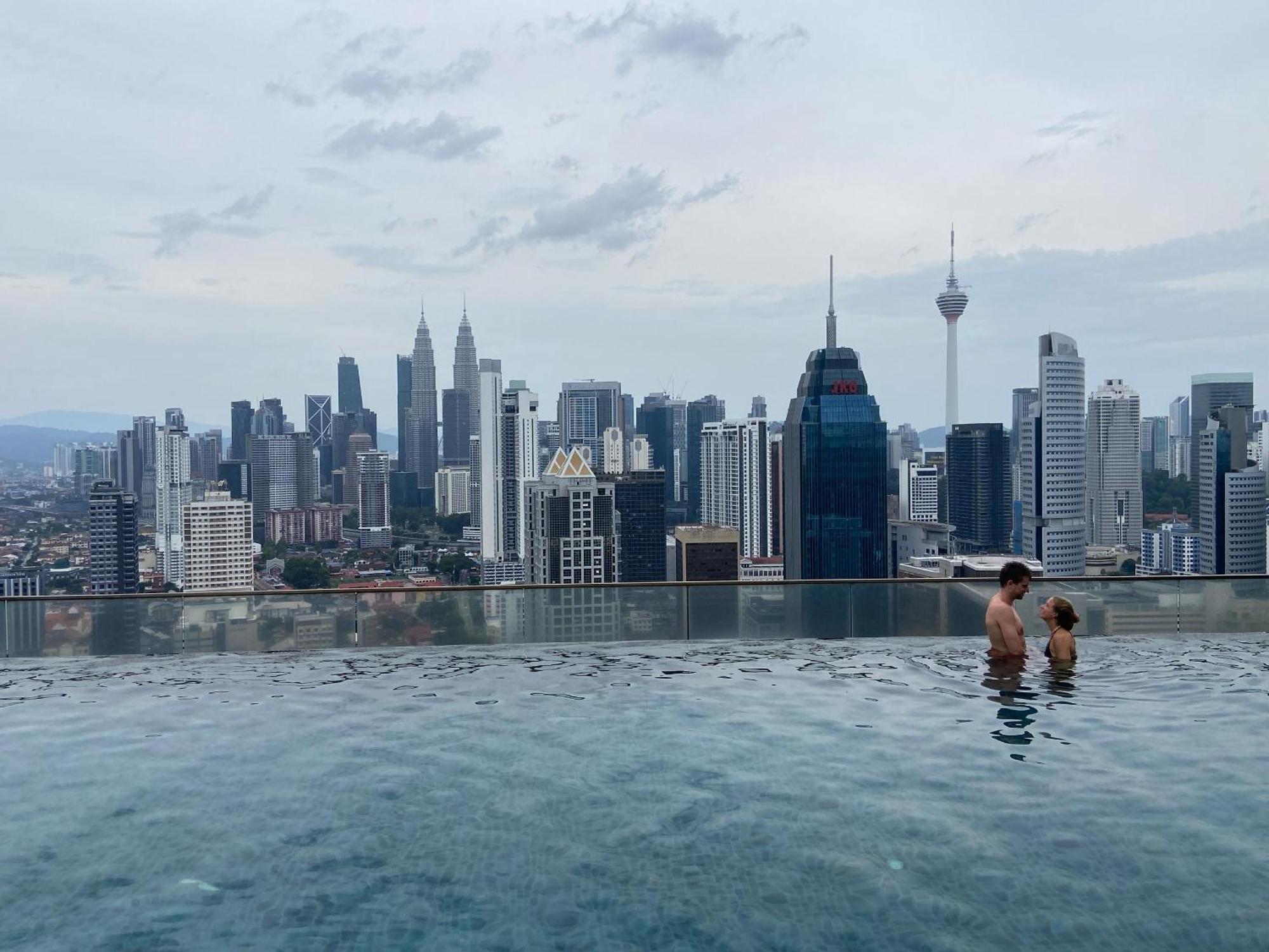 Hostel Infinity Skypool New Friends