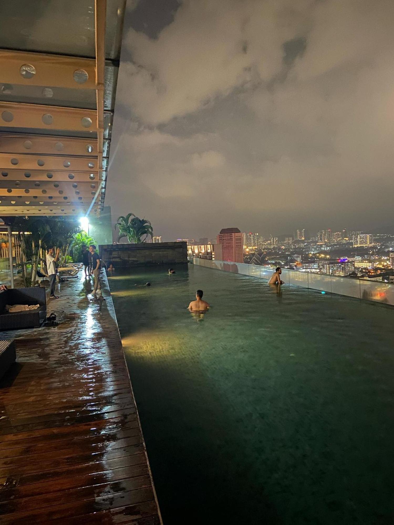 Infinity Skypool New Friends Asrama Kuala Lumpur