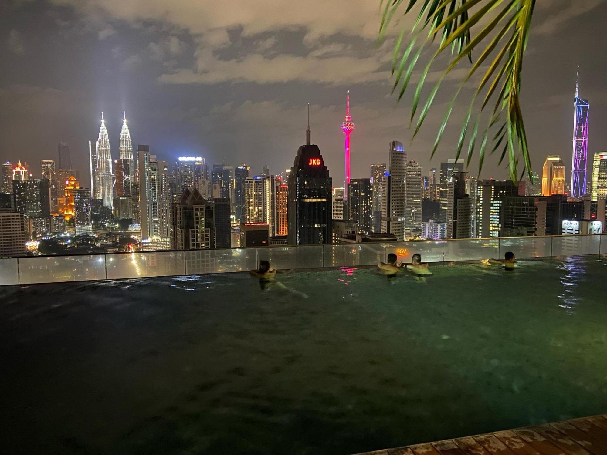 Infinity Skypool New Friends Hostel *
