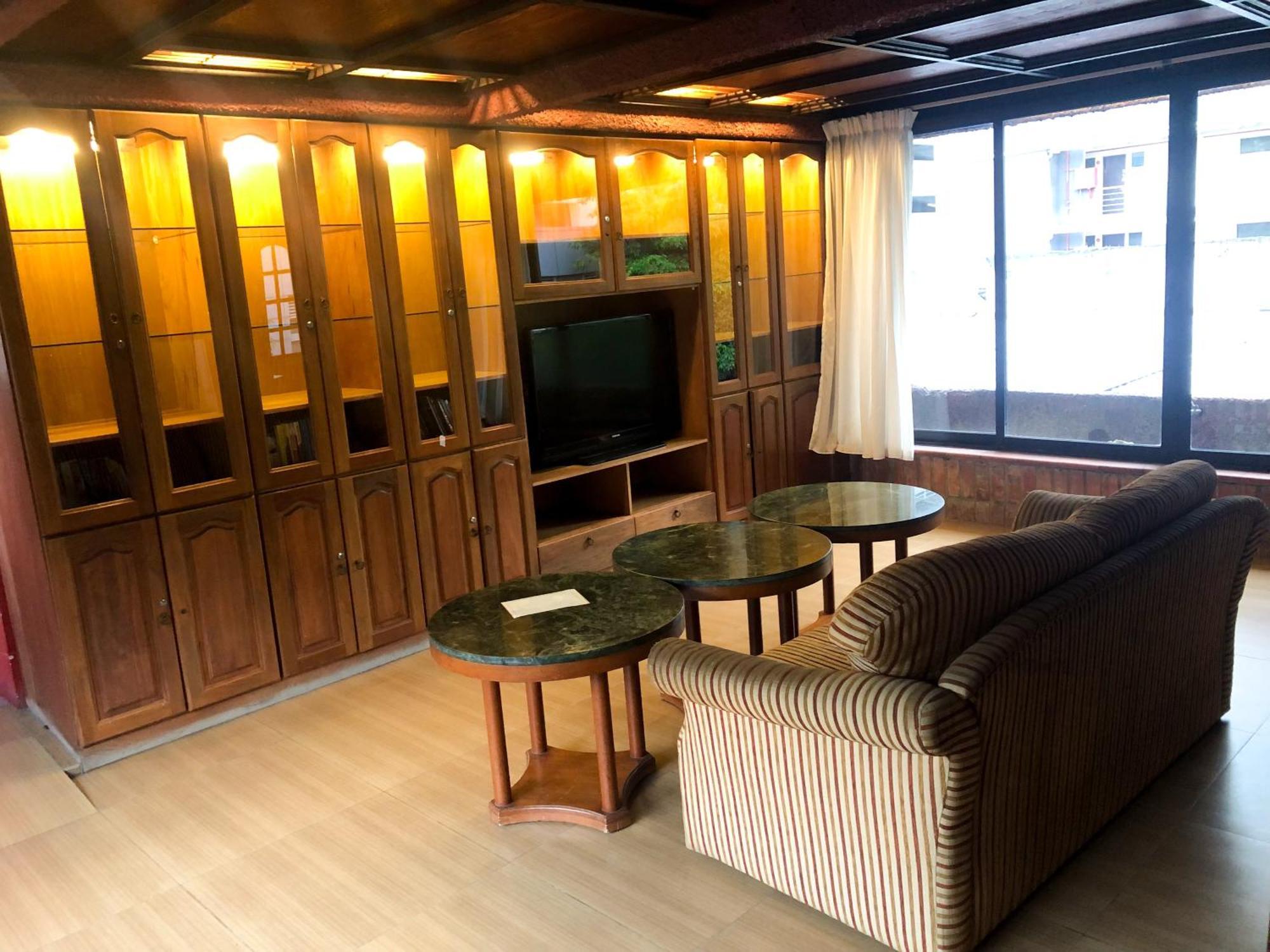 Hotel Oyo 90909 I.villa