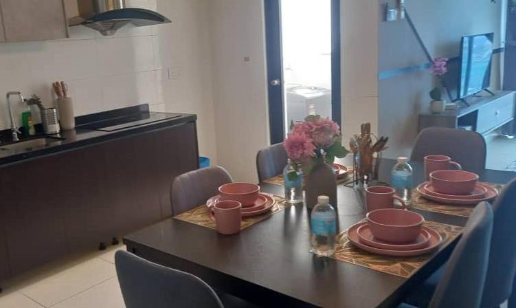 Apartment The Wadies 2br 5pax Reizz Residences With Balcony And View Jalan Ampang
