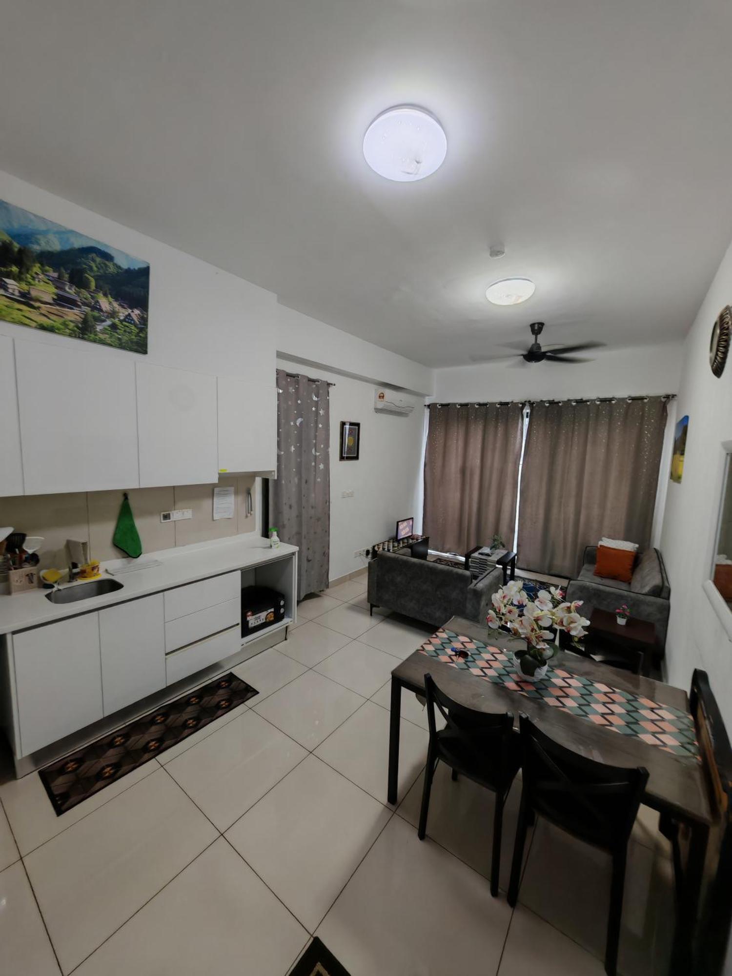 Homestay Astoria Ampang, 6pax - Near Klcc, Zoonegara, Ampangpoint Mall *