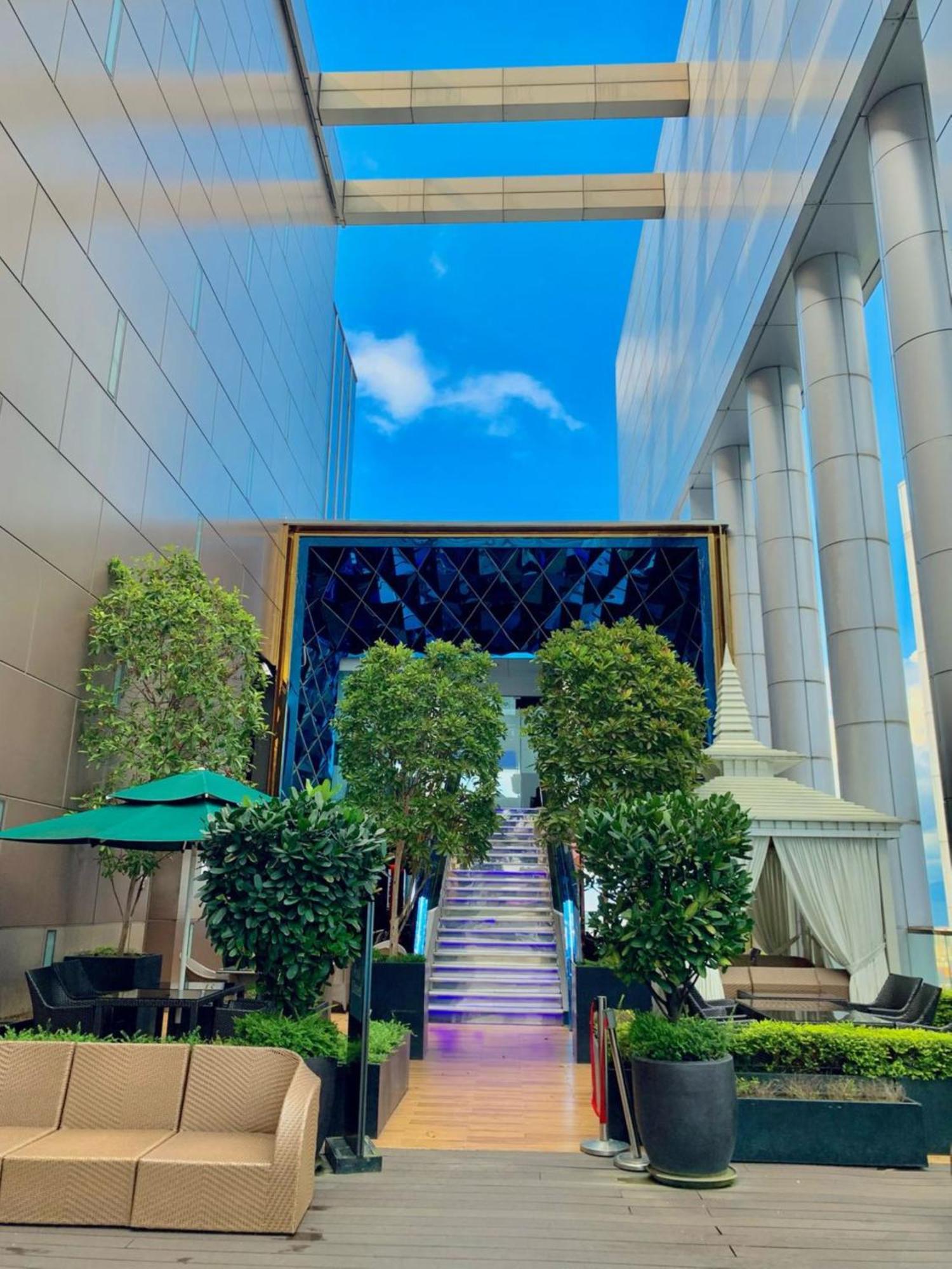 Platinum Klcc Family Apartemen *