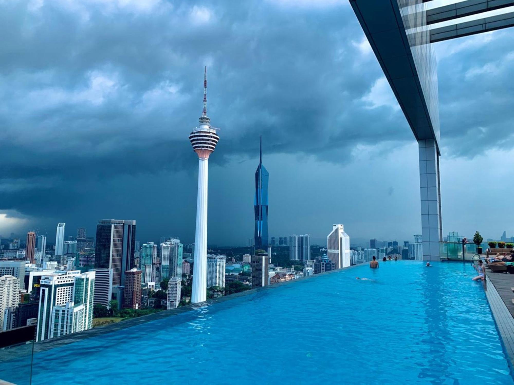 Platinum Klcc Family Apartemen