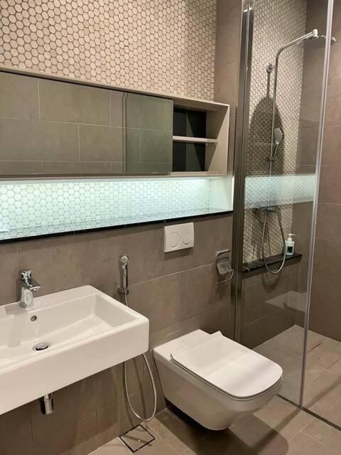 Blue Abbey Lucentia Residences *