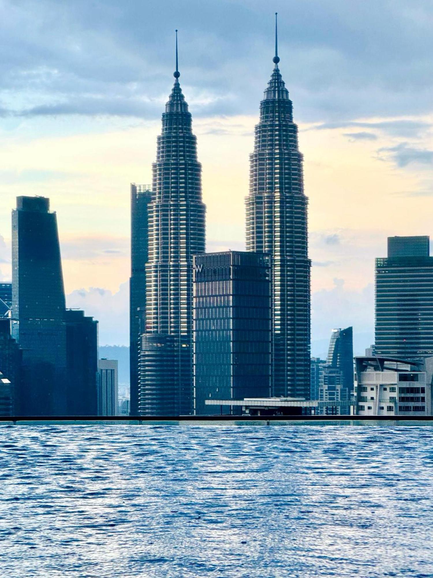 The Colony Infinitum Klcc By Kualalampur Skyline * Kuala Lumpur