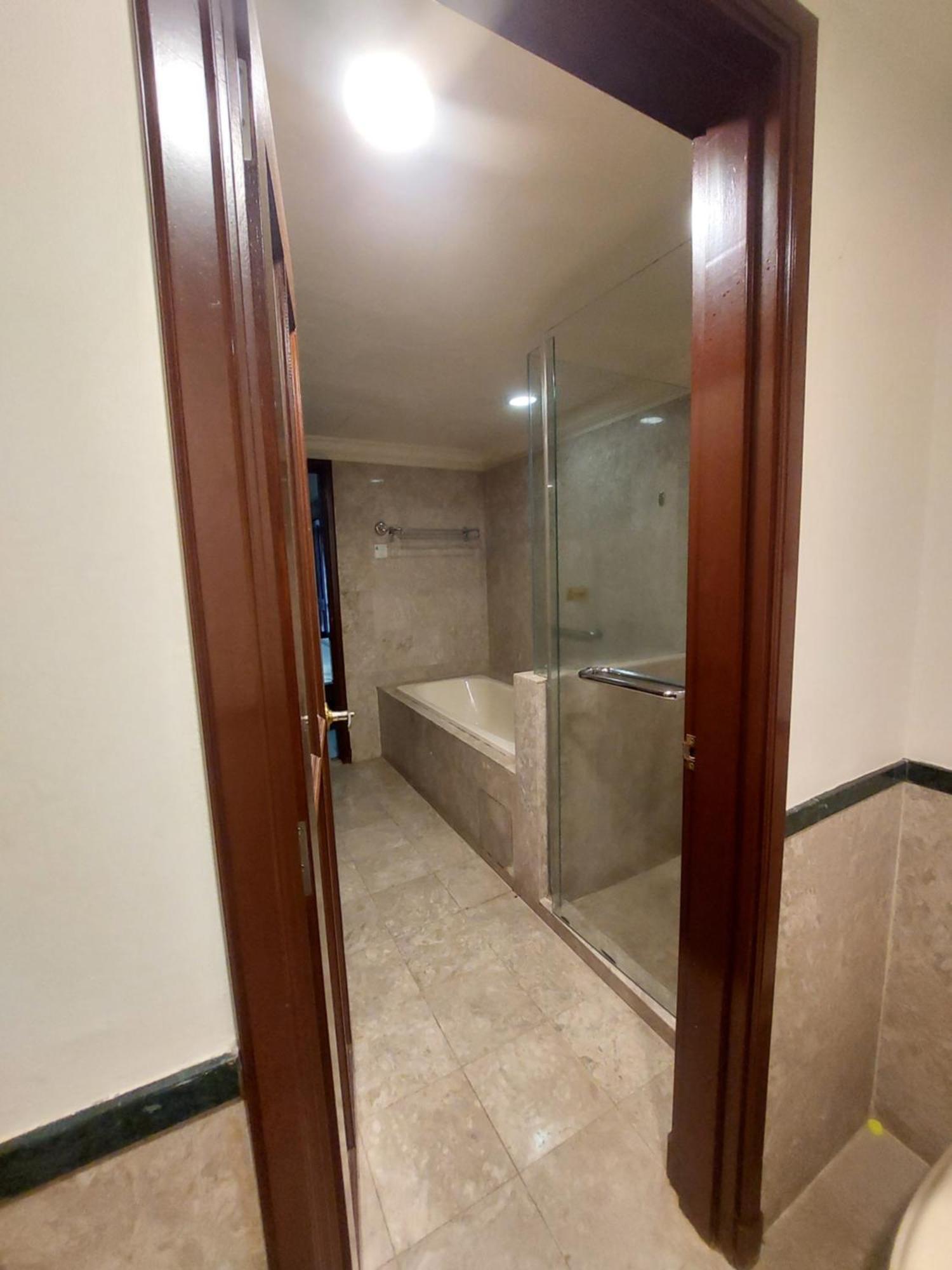 Kl Mugen Service At Times Square Apartment *