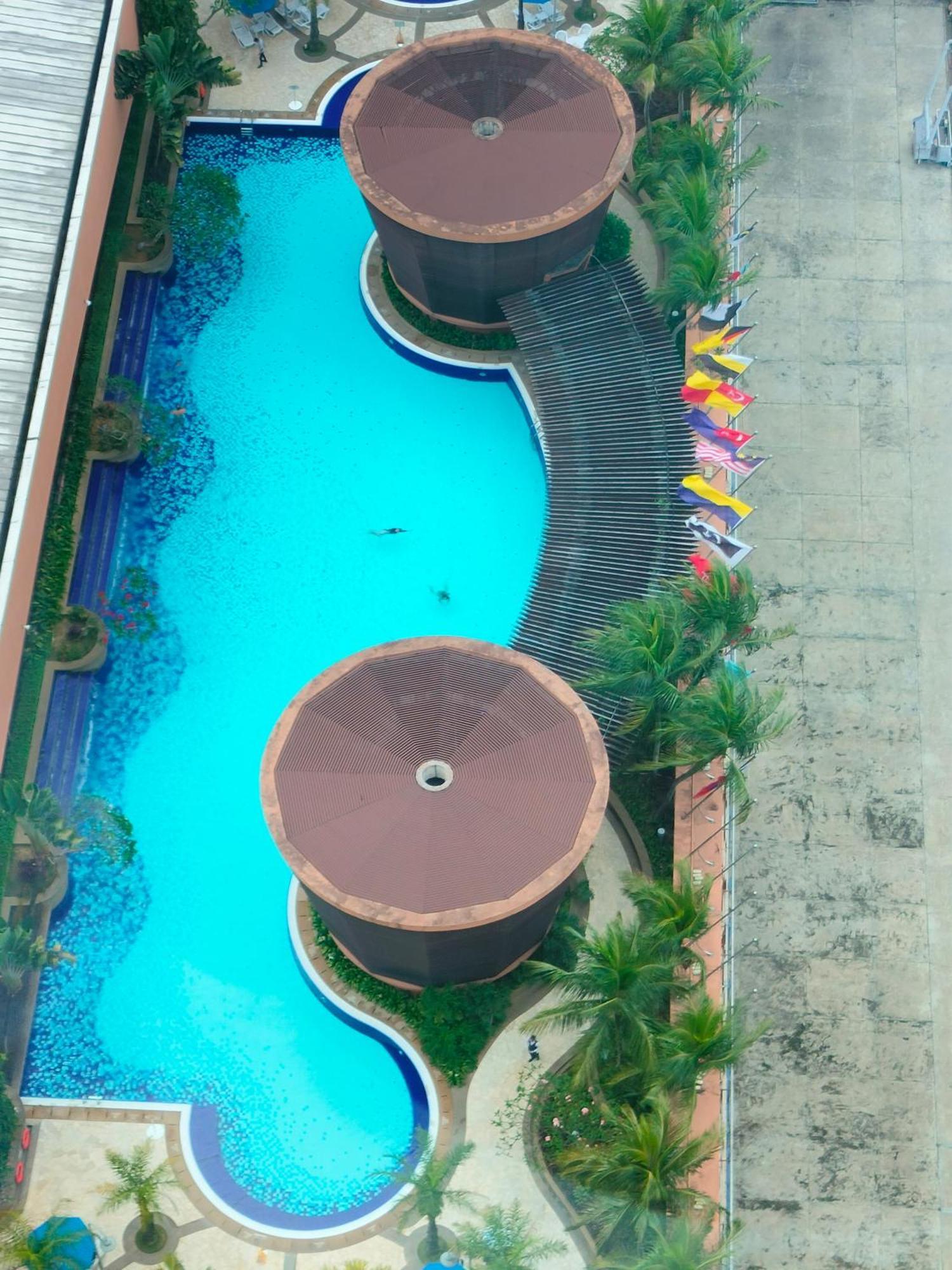 Kl Mugen Service At Times Square Apartment *