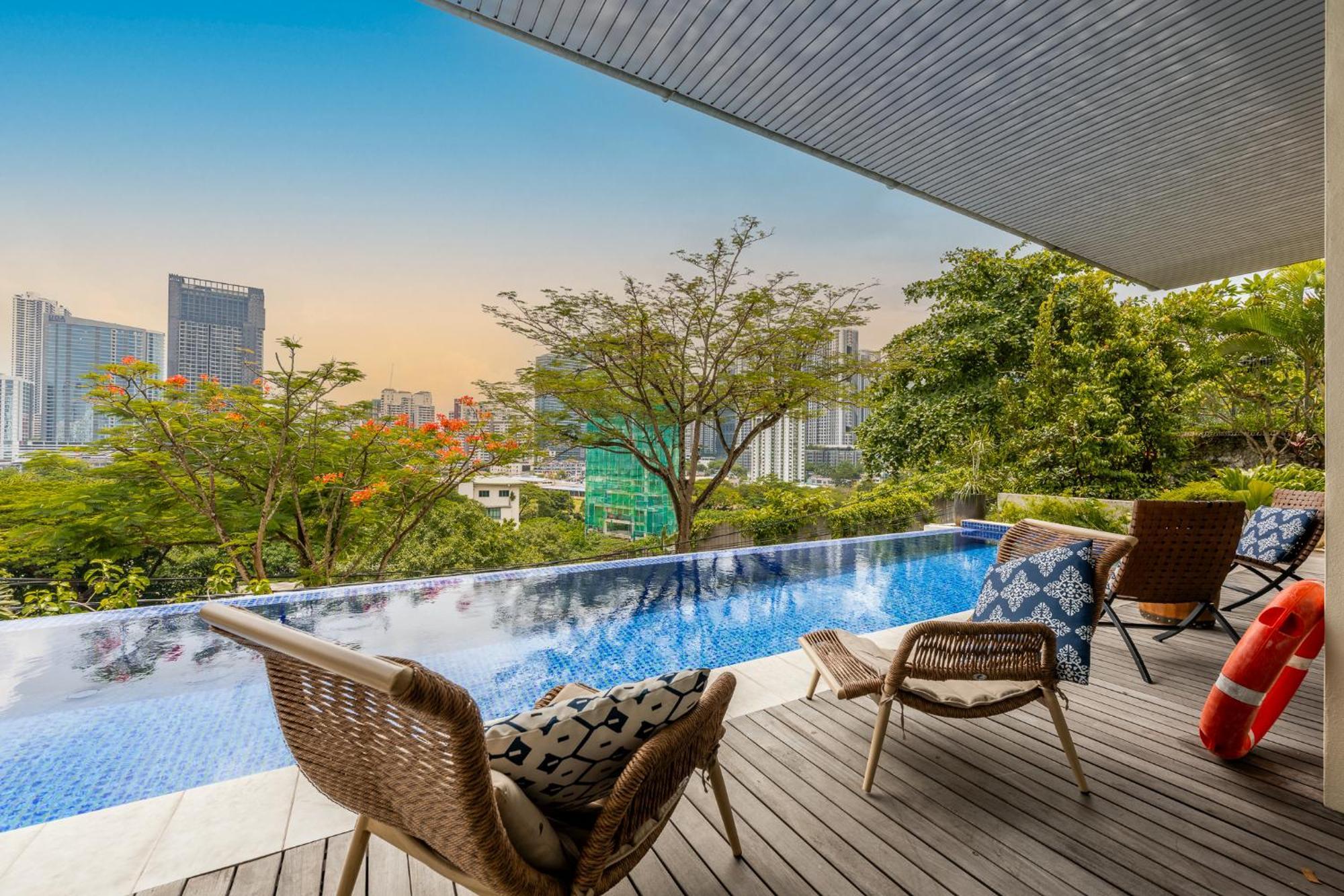 Villa Flame Of The Forest Retreat 38pax 8r7b Pool Kuala Lumpur
