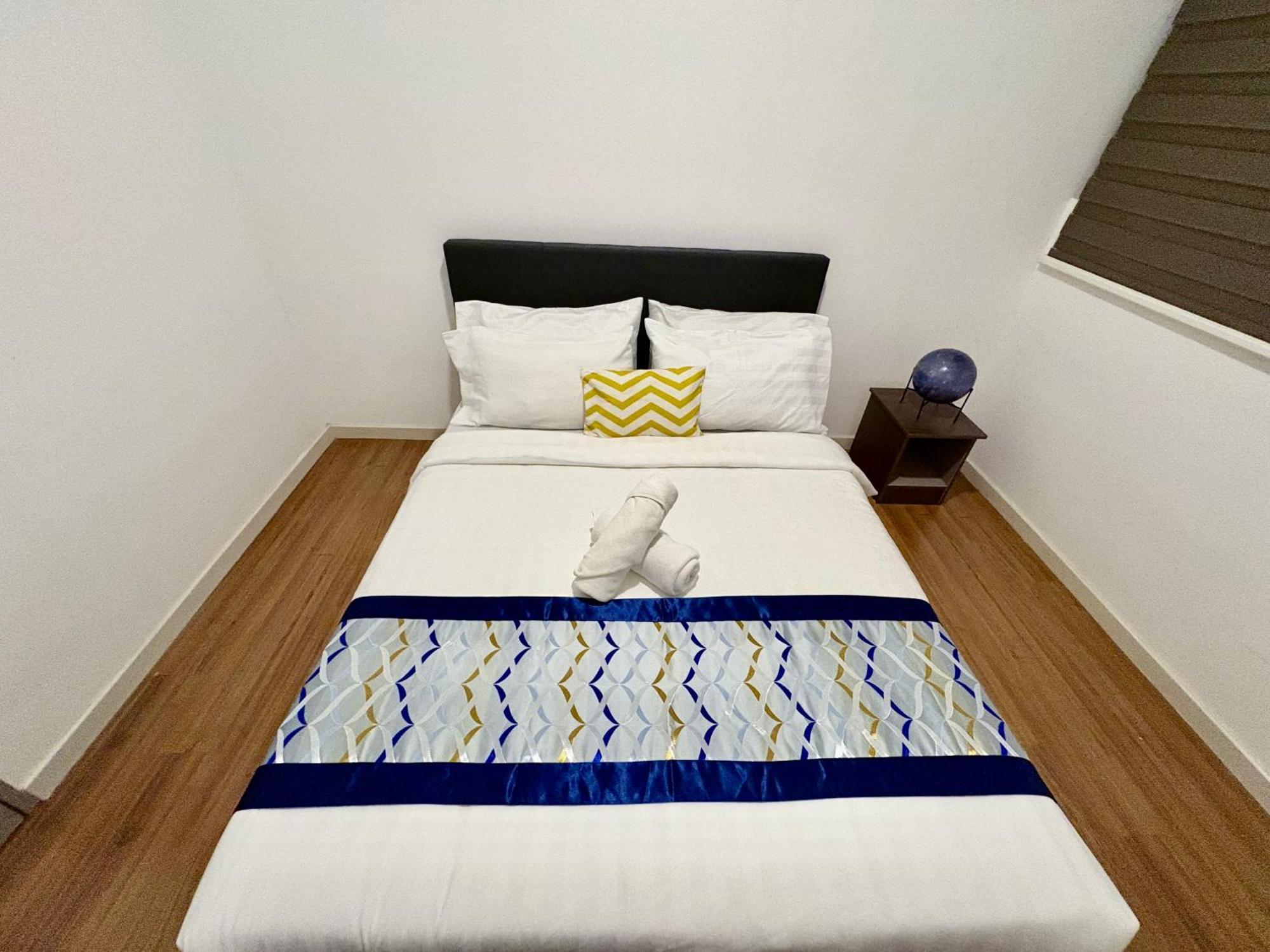 Apartment M Vertica By Dynasty
