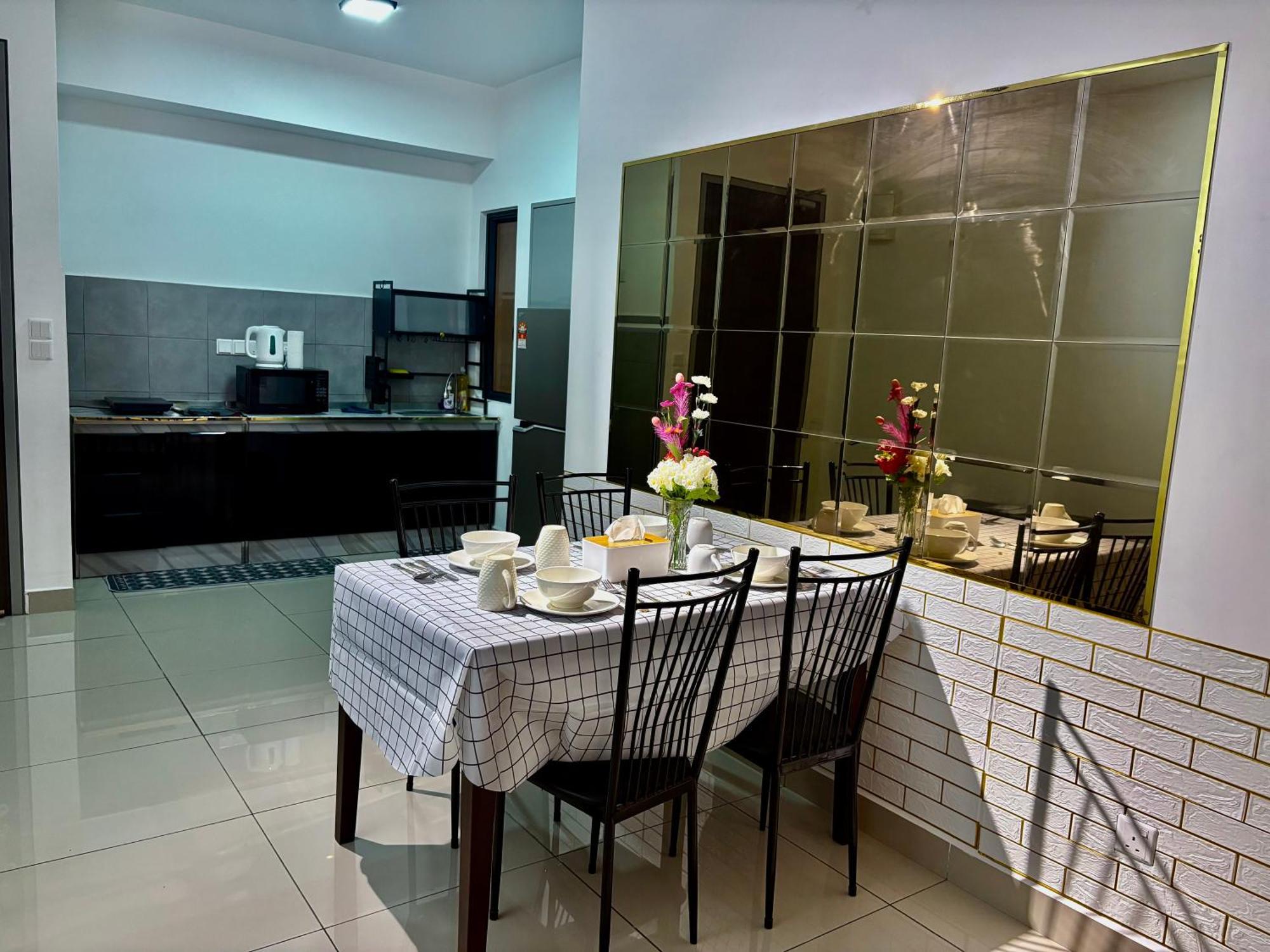 M Vertica By Dynasty Apartment