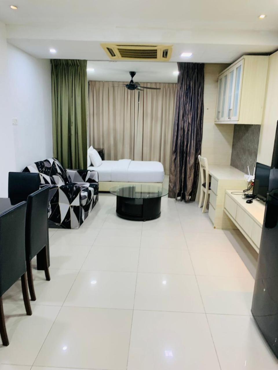 The Tarragon Premier Apartment *