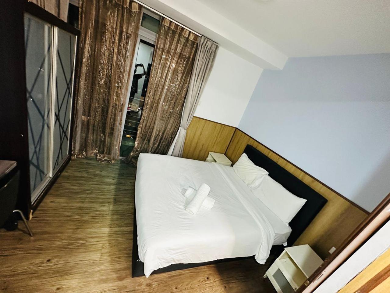 The Tarragon Premier Apartment *