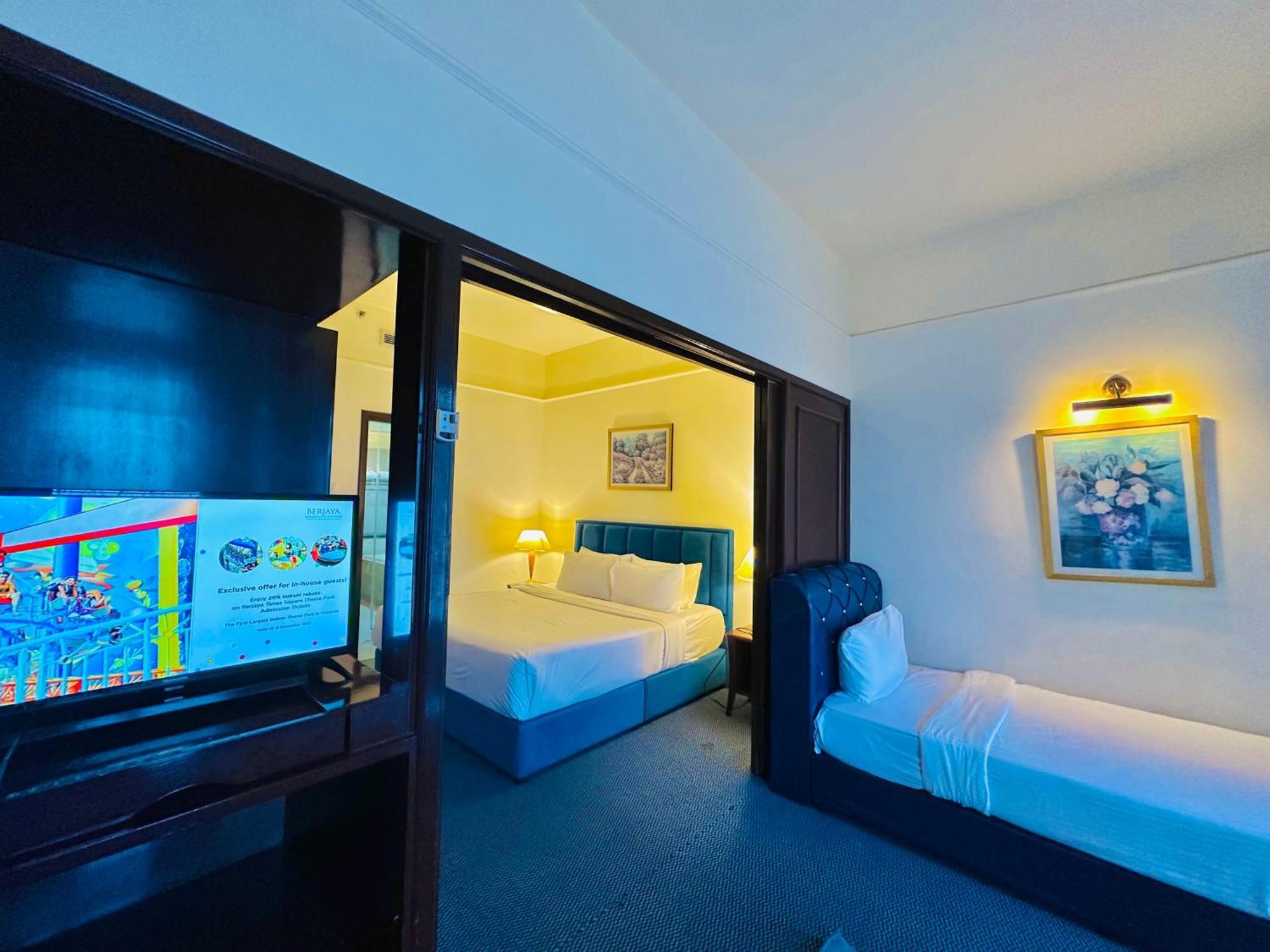 Times Square Residences Apartment *