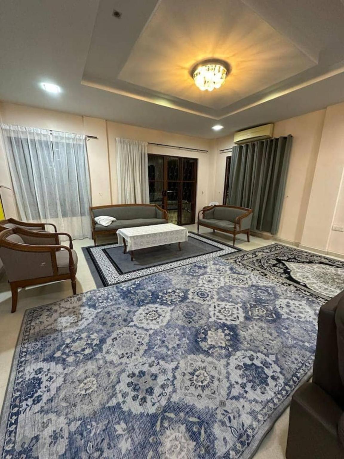 Pinggir Ttdi Damansara For Big Group Up To 35 Pax Villa