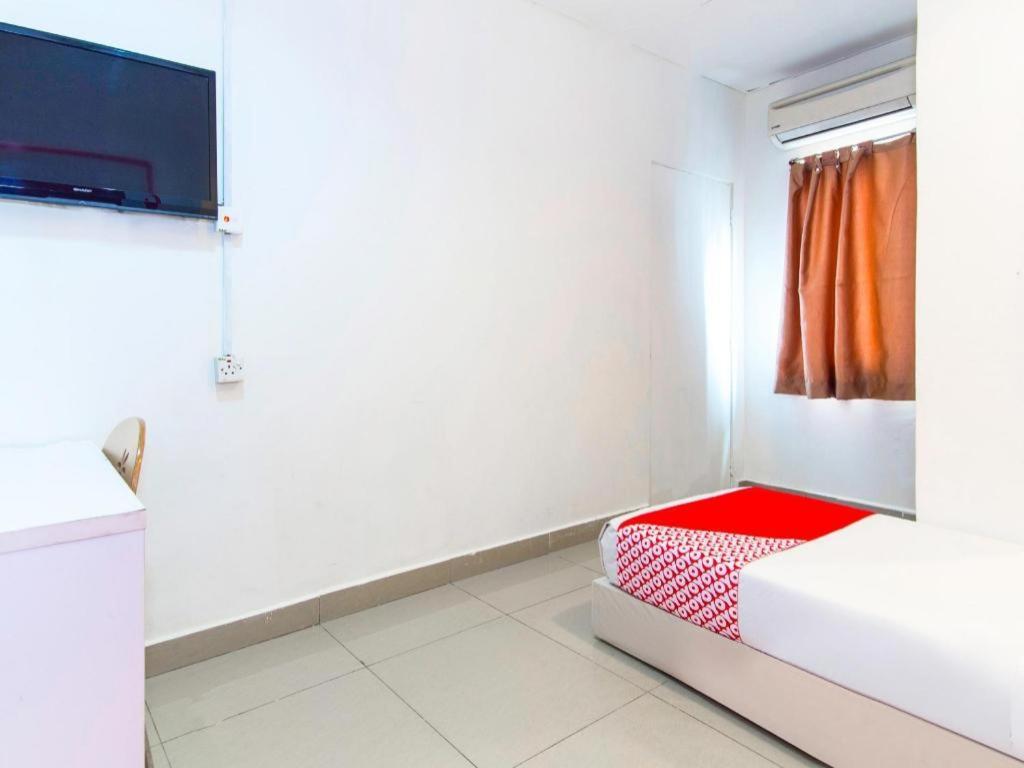 Hotel Oyo 304 Zero Hour