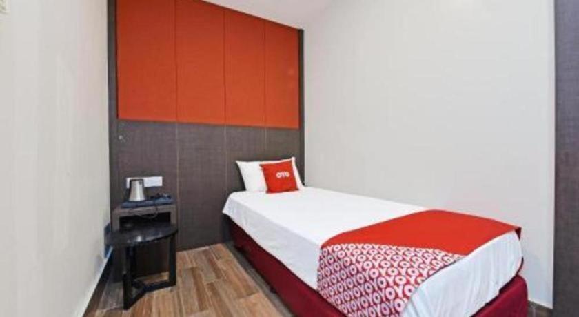 Hotel Capital O 90574 Glo