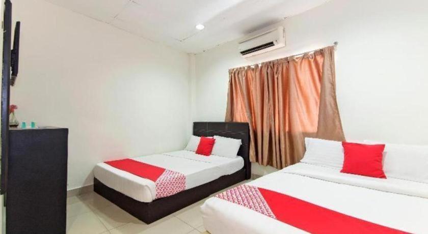 Oyo 304 Zero Hour Hotel