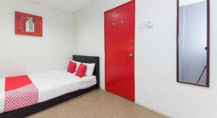 Hotel Oyo 304 Zero Hour 3*
