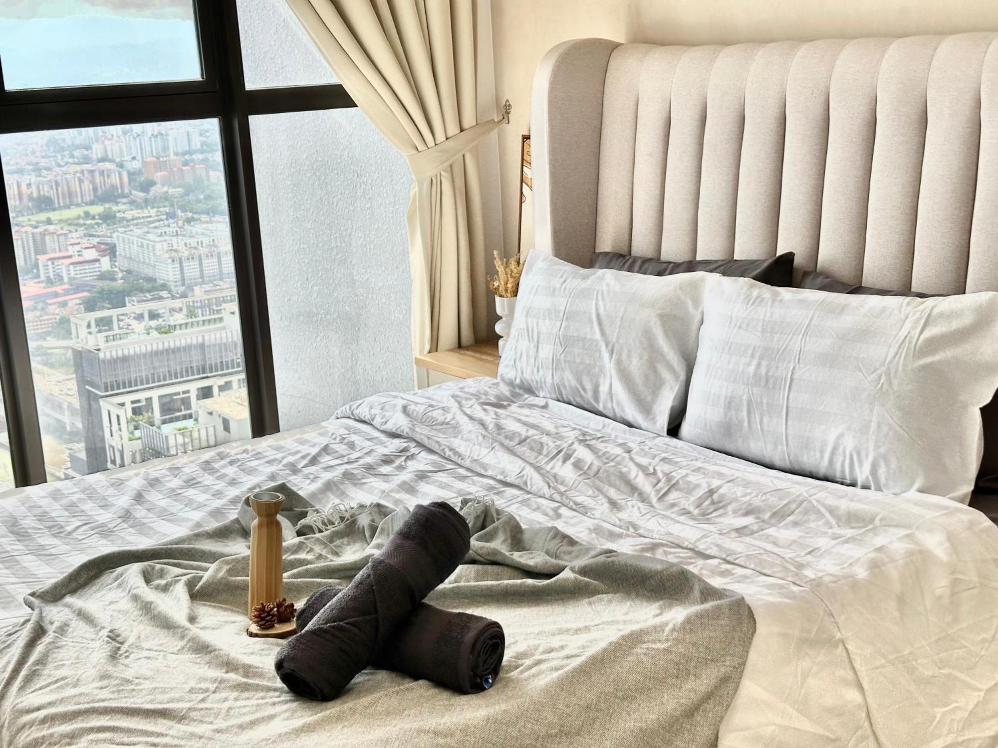 Trion Kl 10mins To Klcc-lalaport-velocity 6 Pax Appartement