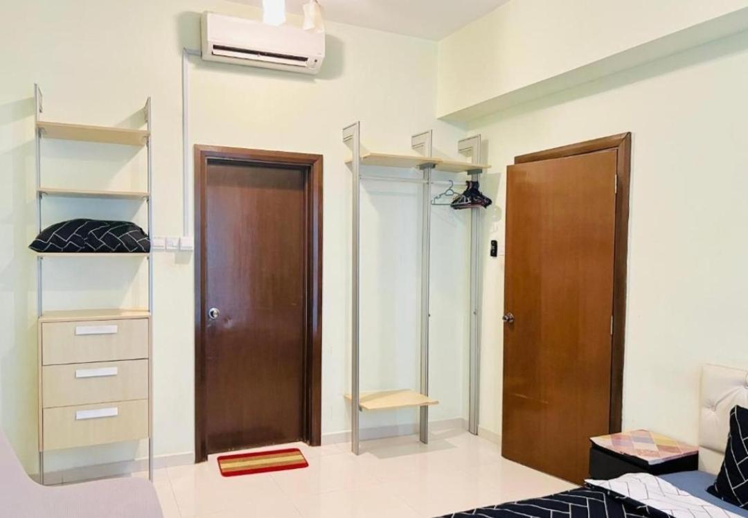 Spritz Empire Regalia & Apartment *