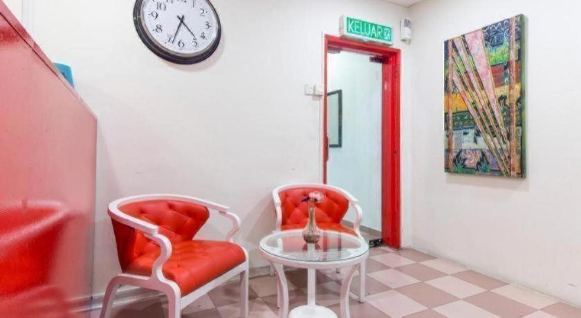 Oyo 304 Zero Hour Hotel 3*