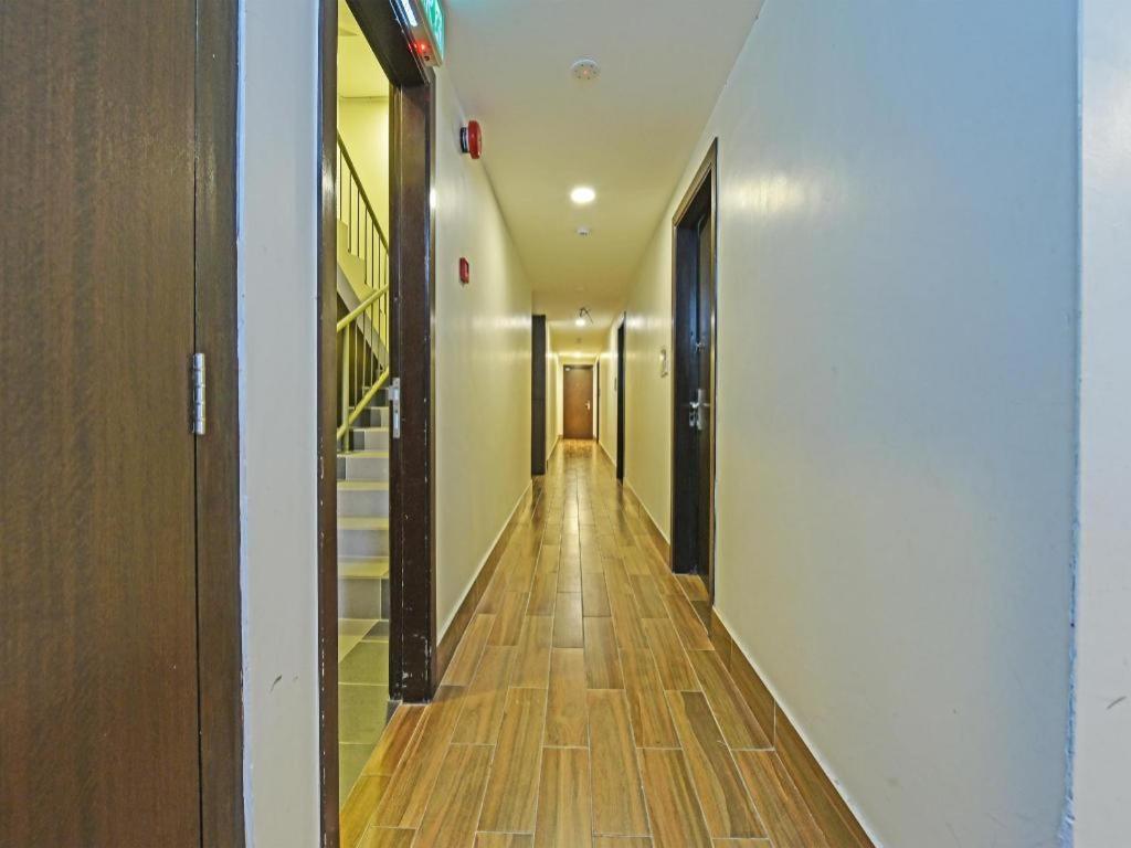 Capital O 90574 Glo Hotel 3*
