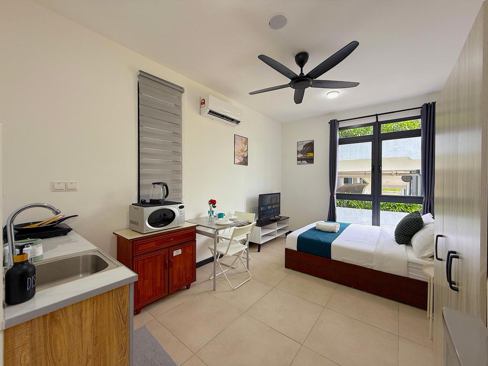 Neu By Serenity Homes Near Gleneagles, Klcc & Lrt Apartment