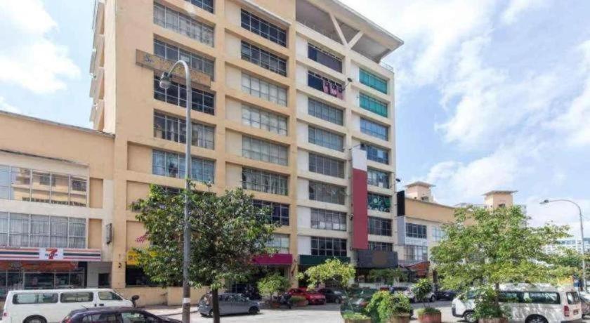 Hotel Oyo 90429 Narasindo 2*