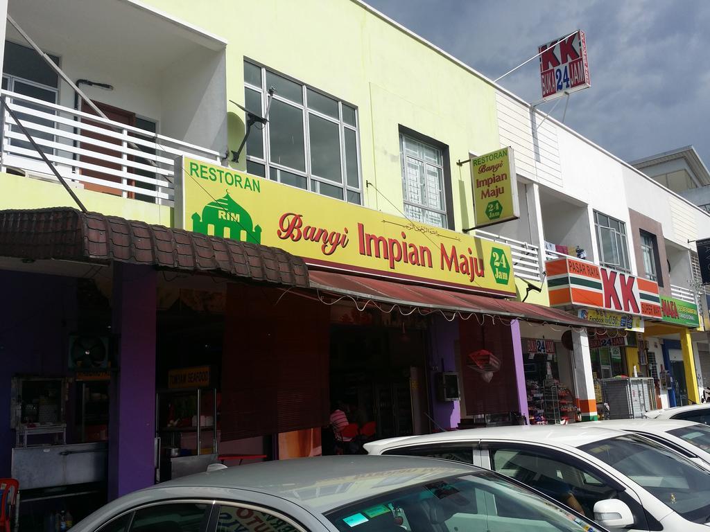 Putra Kajang Star 3*