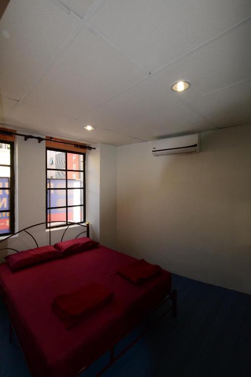 Submarine Market Hostel Kuala Lumpur