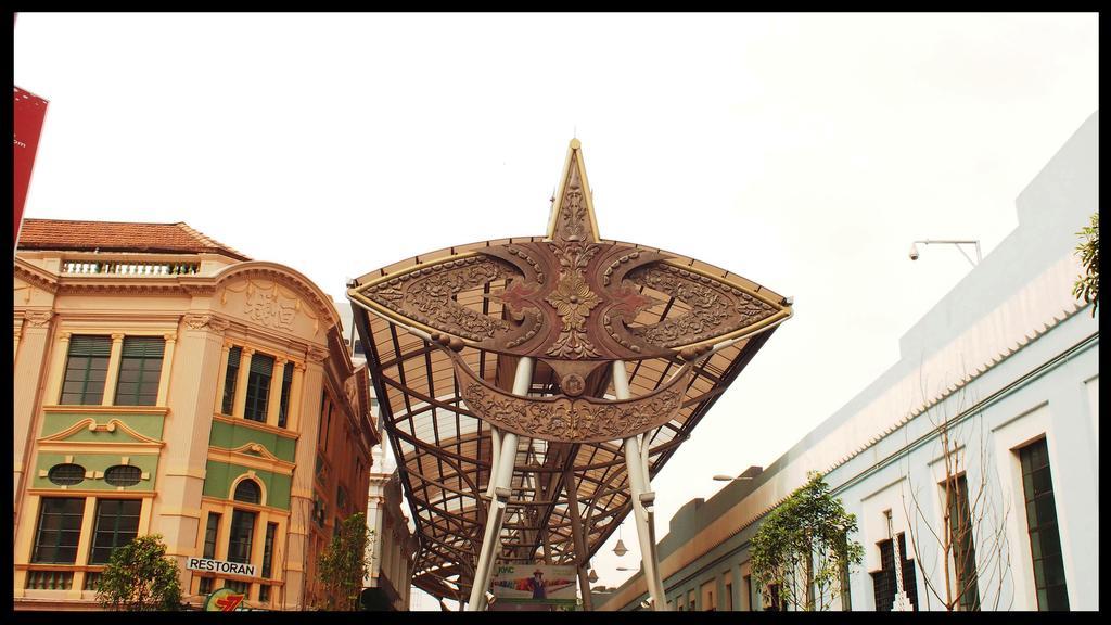 Leo Leisure @ Market 2*