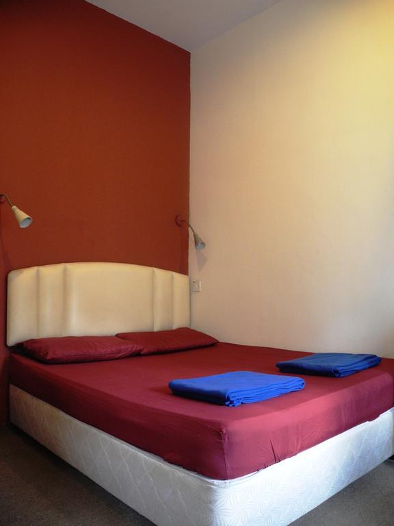 Hostel Submarine China Town *