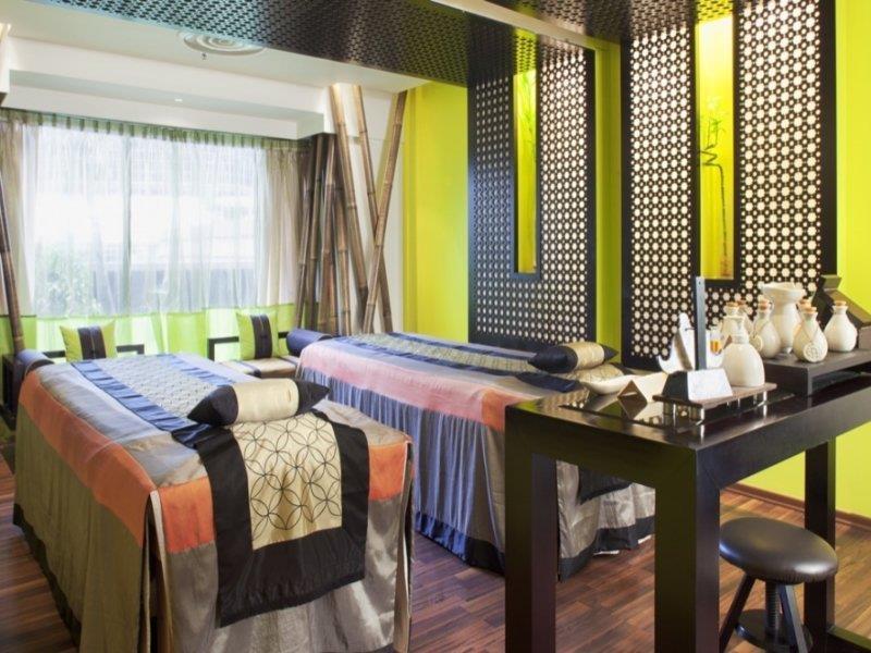 Hotel Crowne Plaza Mutiara