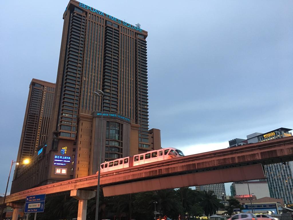 Rainbow Service At Times Square Apartment