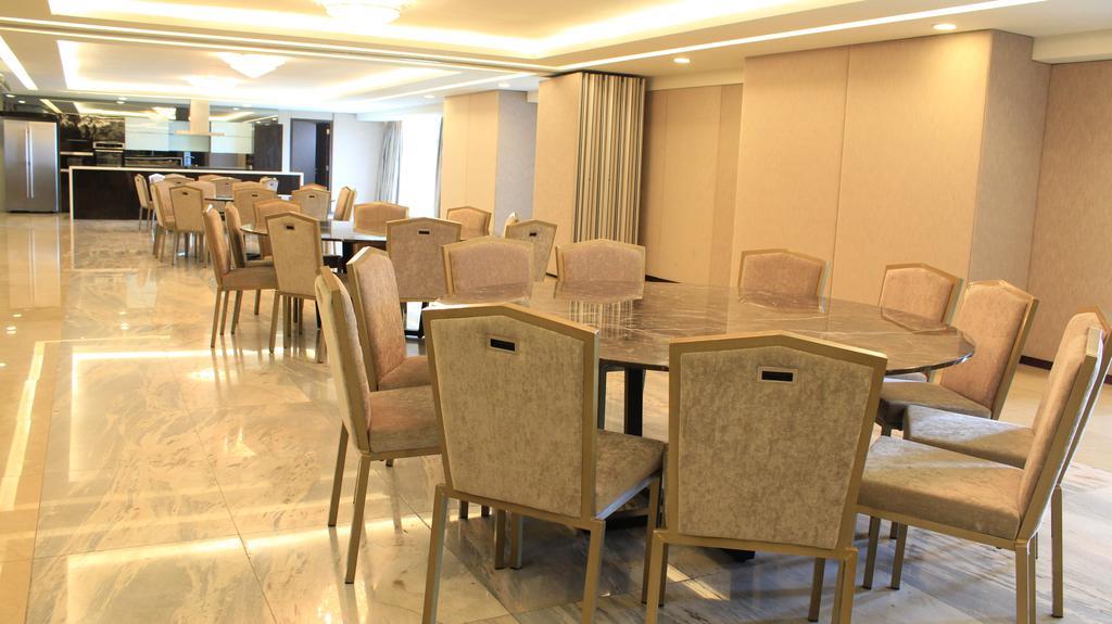 Apartment Royal Regent Condominium *