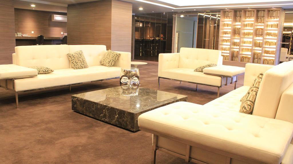 Apartment Royal Regent Condominium