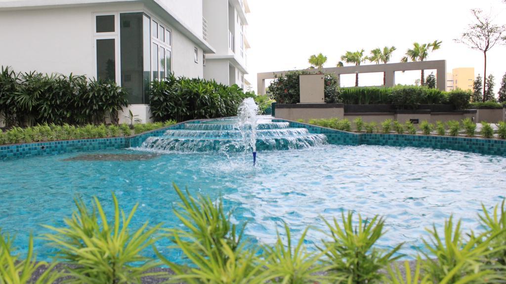 Apartment Royal Regent Condominium