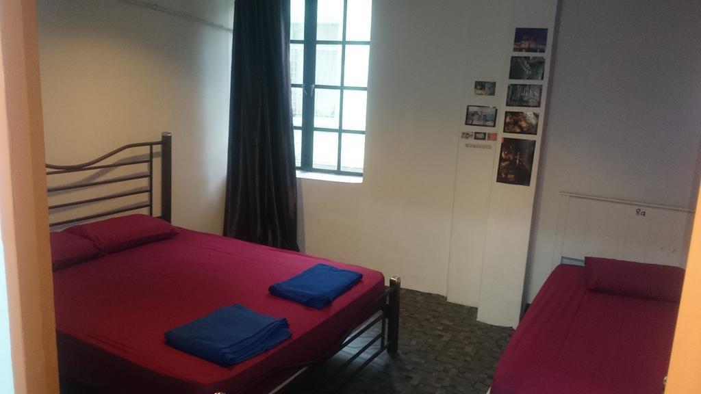 Submarine Market Hostel *