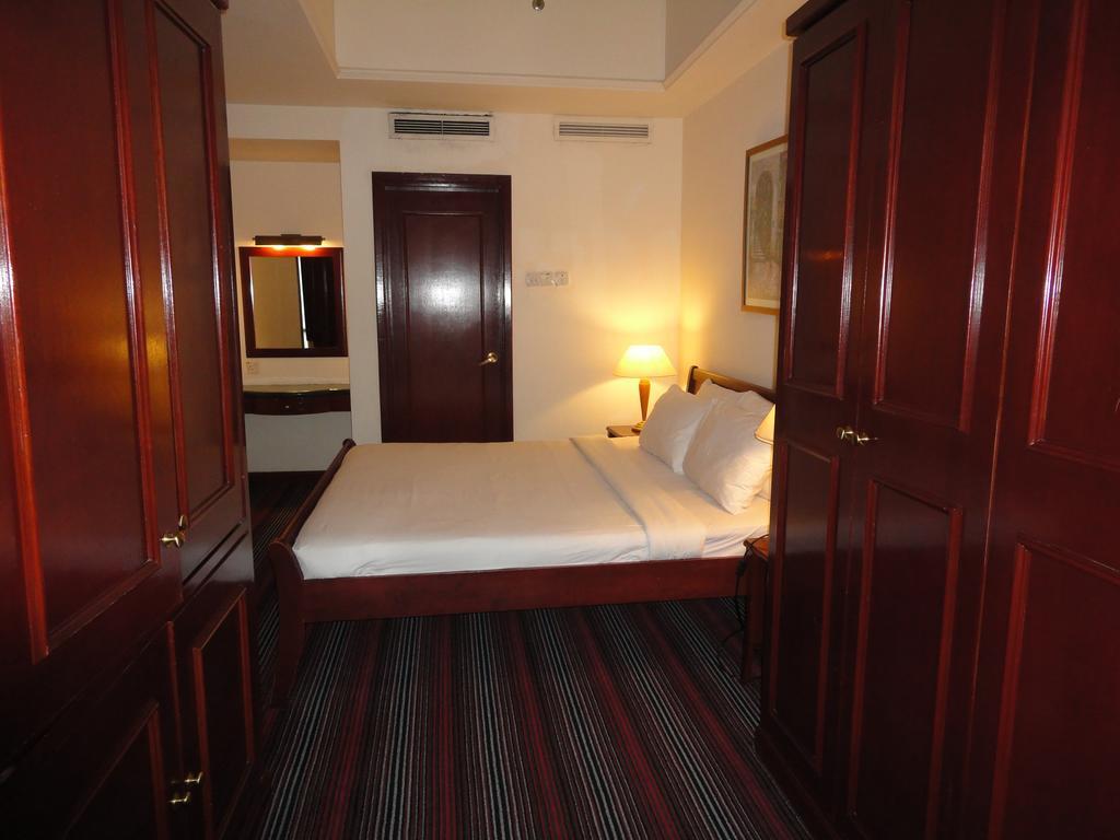 Diamond @ Times Square Apartment *