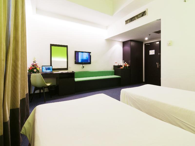 Q Hotel