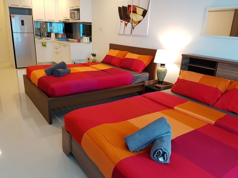 Hostel Summer By Strego