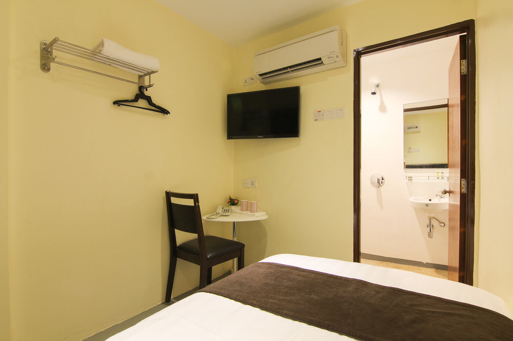 Naka Hotel 2*